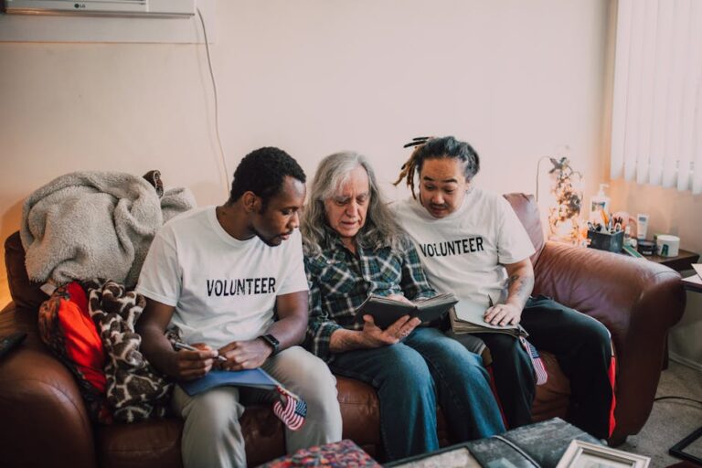 9 Ways Using Storytelling As A Tool For Connection With Seniors Creates Lasting Bonds