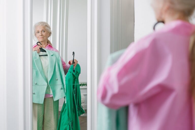 5 Best Non-Restrictive Clothing for Seniors with Arthritis That Honor Independence