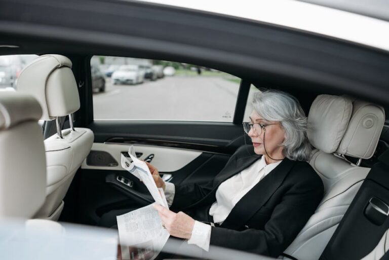 5 Best Airport Shuttle Services for Elderly Travelers That Ensure Comfort